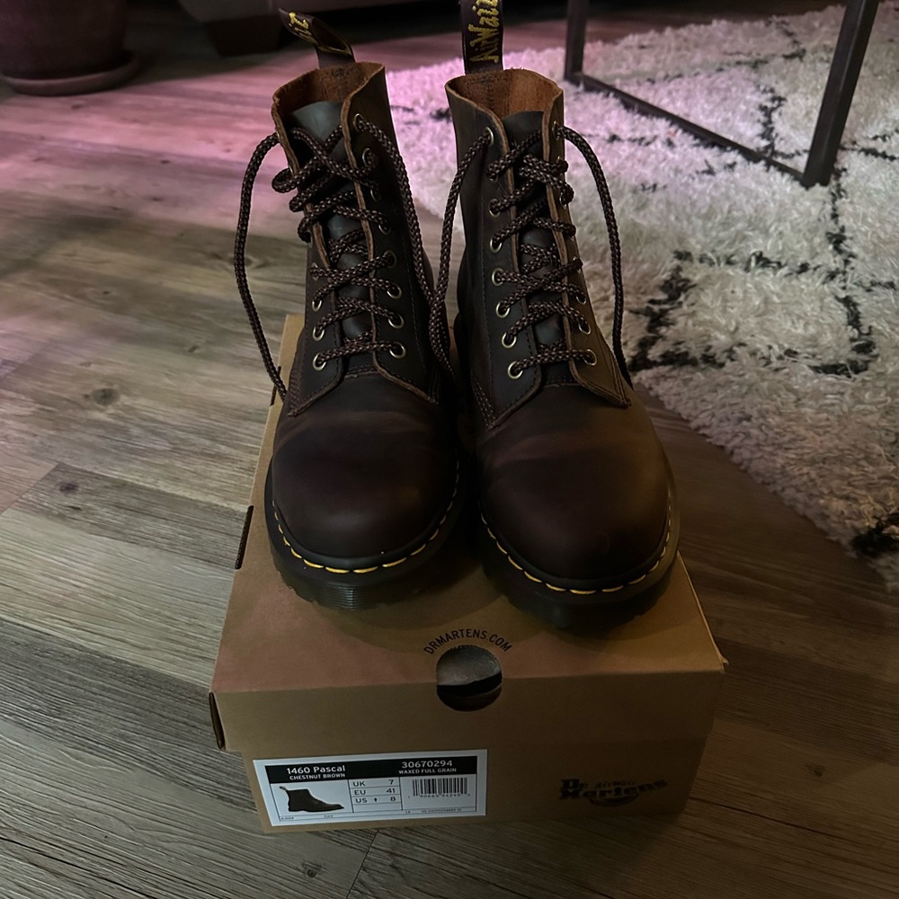 Dr Marten Pascal 1460 Waxed Leather Boots AirWair - Unisex Men’s 8, women’s 9.5